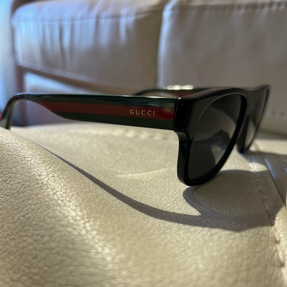 Gucci Men’s Polarized sunglasses GG0341S - Picture 10 of 16